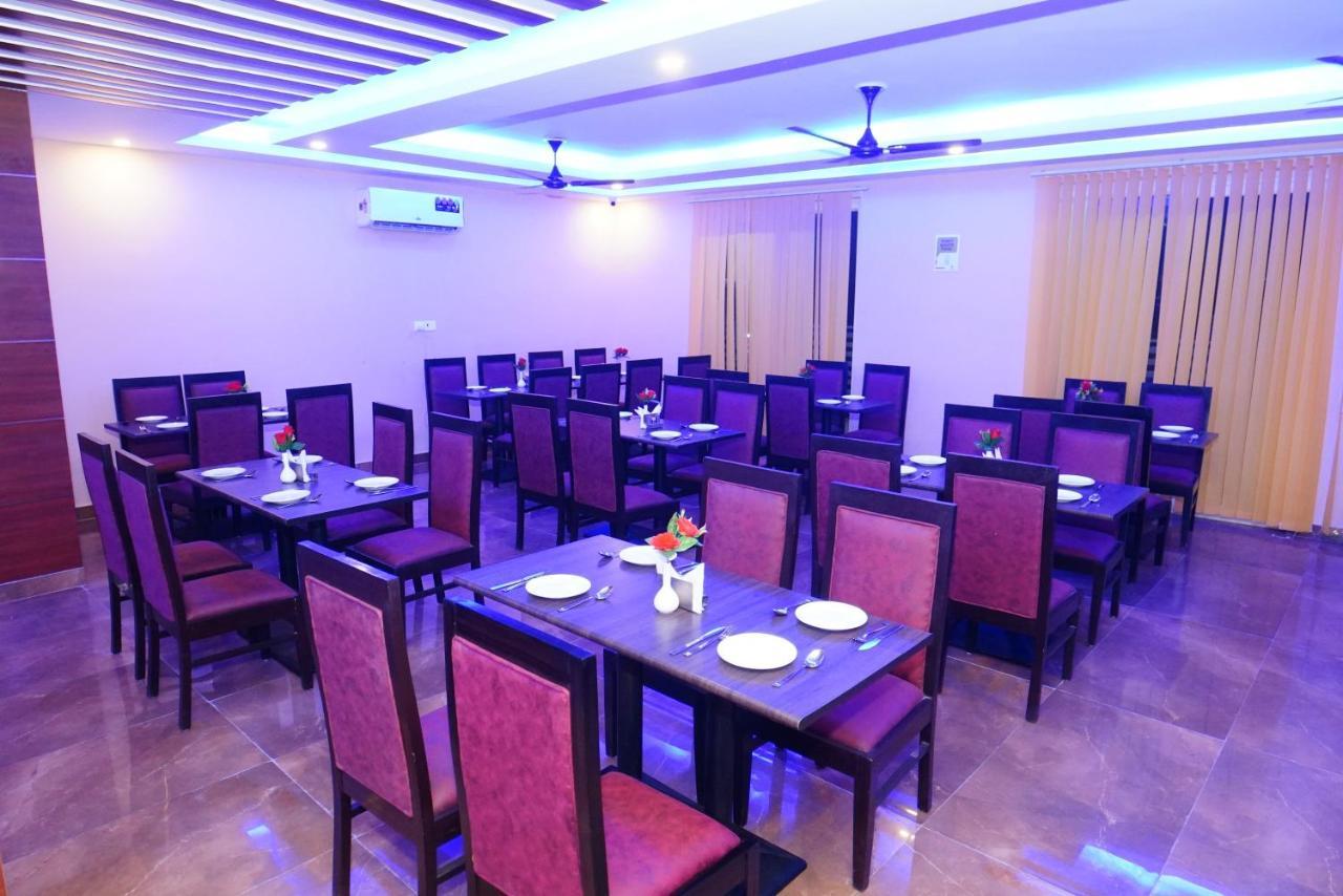Expomart Inn Greater Noida Esterno foto