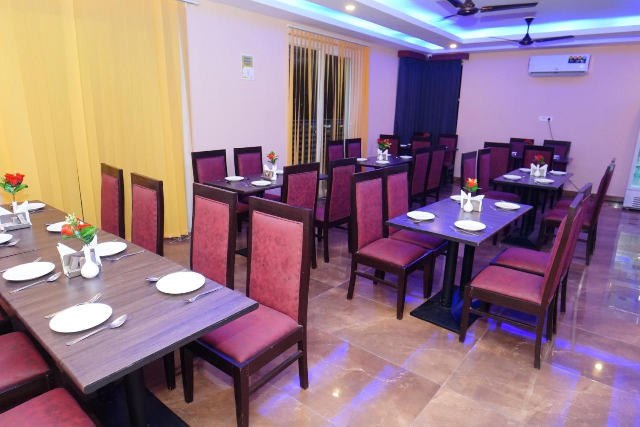 Expomart Inn Greater Noida Esterno foto